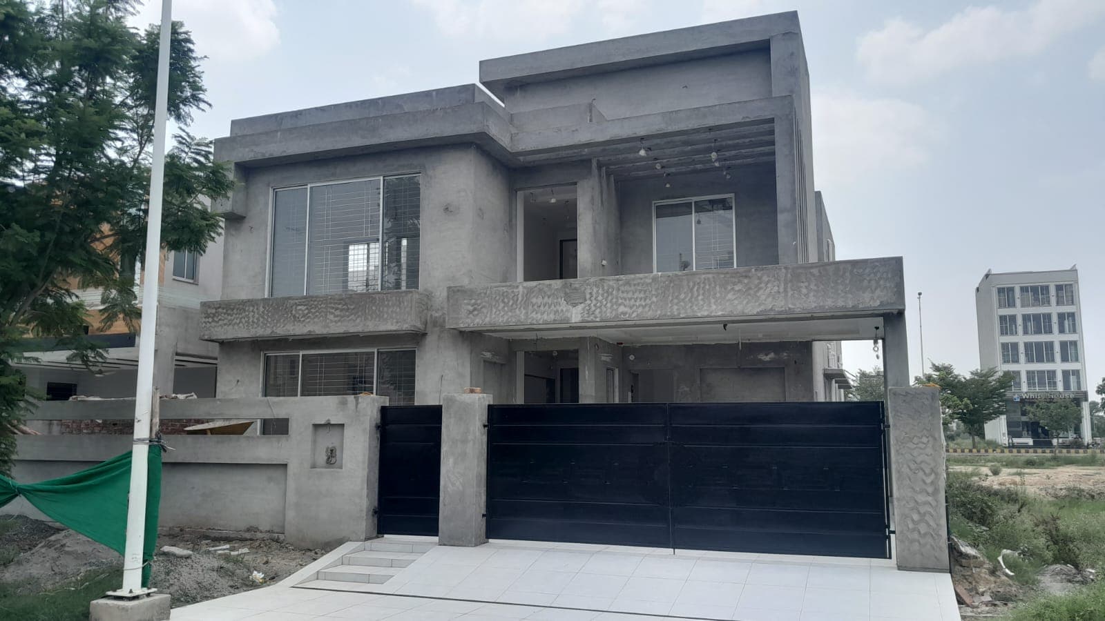 Grey Structure - Villa